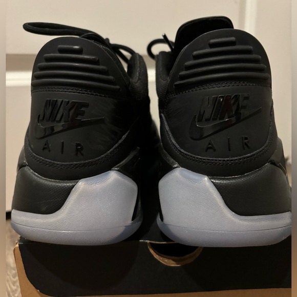 Jordans: Jumpman point lane in Black - Picture 7 of 7